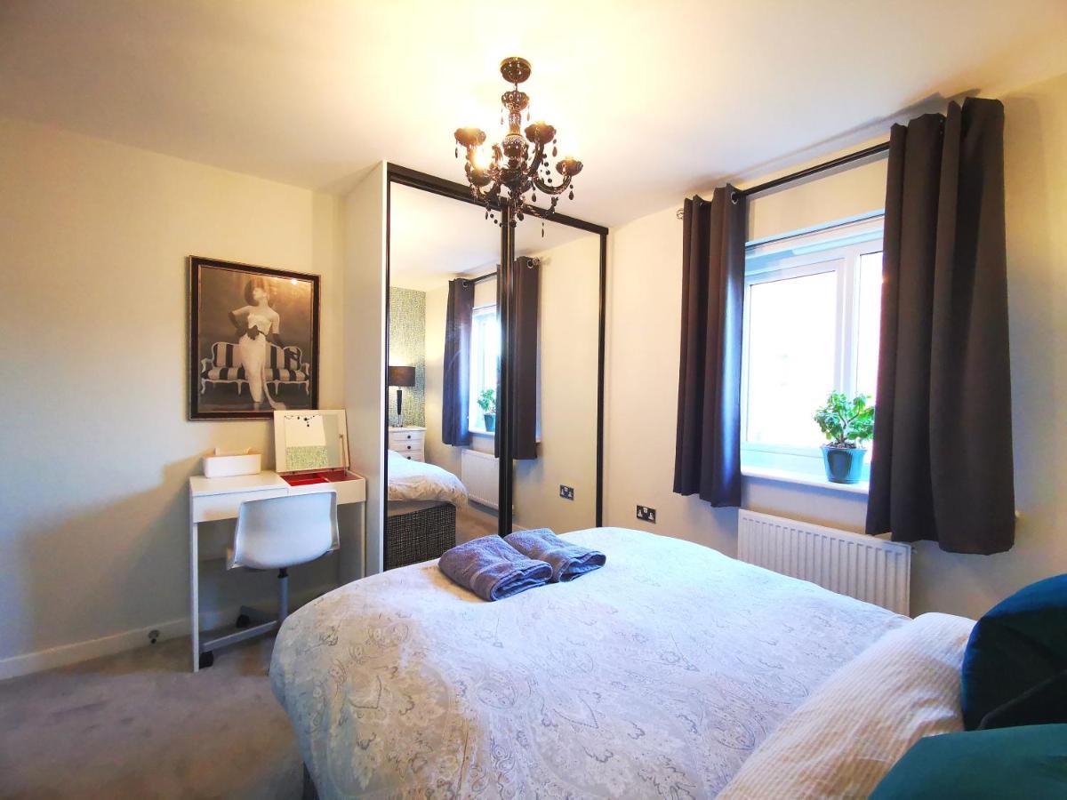 The Lawnswood - Central Manchester Holiday Home With Free Parking Exterior photo